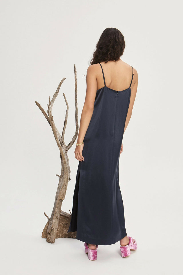 alemais-sustainable-dress-midi-fontaine-slip-midi-dress-1149865947_3000x