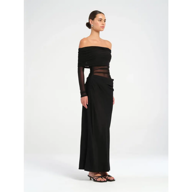 BEN135-1-WEBRES_1720x2284_WhynterVanRavenstein_YasminOff-ShoulderMaxiDress_Black-2