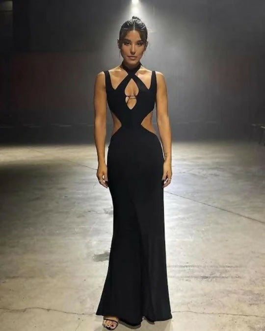 Effie Kats Elvira Gown in Black - 6 / Black - Dresses