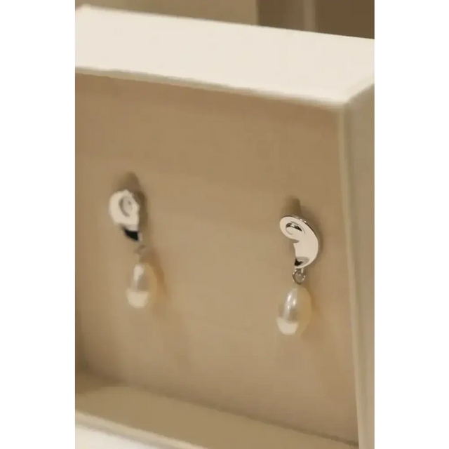 Junie + Belle Maisy - White Gold - White - Earrings