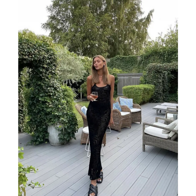 the_amber_dress_in_black_size_6_au_6_black