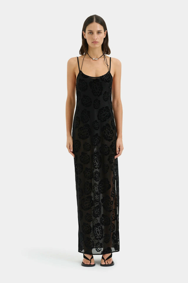 S22-SIR225-1082_Vittoria_Gown_Midnight_Floral-25298-Sir_The_Label-0335