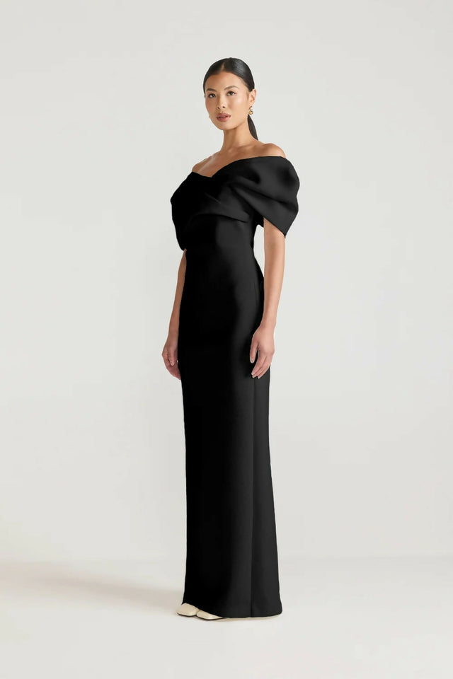 TOJHA Yesemia Gown Black