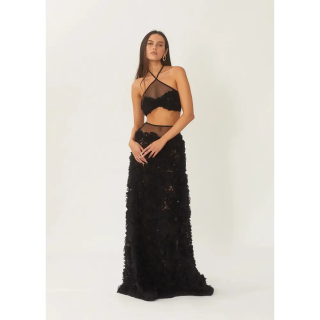 FINALE-COMM-LOOK11-04_2048x2048_3f394bf7-fb12-49b1-93ba-fb0c8ed88cc1