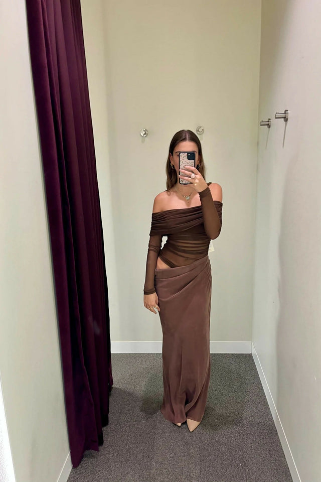 BENNI Yasmin Off Shoulder Dress in Chocolate - 8 / Brown - Dresses