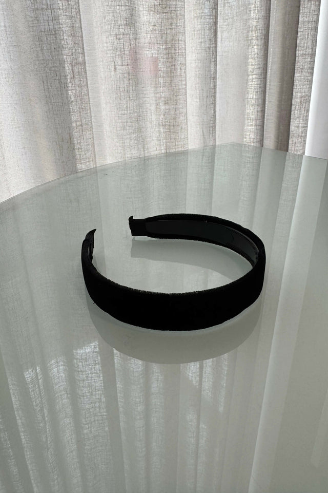 The Luxe Closet Australia Velvet Headband - Black
