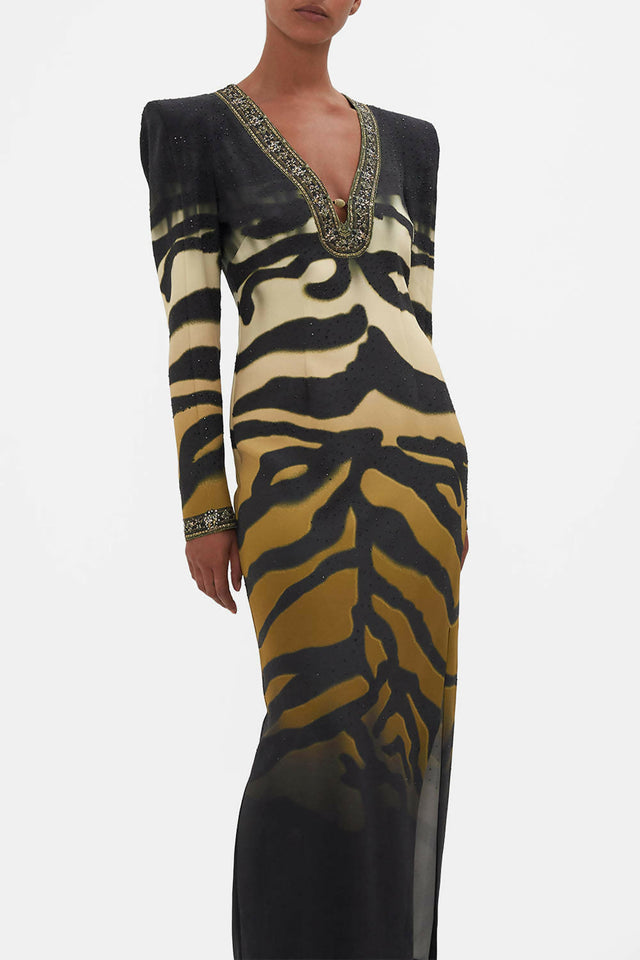 CAMILLA_00019335_SHOULDER_PAD_LONG_SLEEVE_DRESS_TAME_MY_TIGER_4_2048x_548224f7-fd7f-42e5-afe6-dbd19df8aa9f