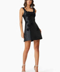 EB1072207_BLACK_3_1200x1800