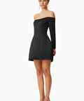 EC1082341_BLACK_2_700x