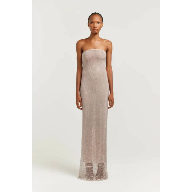 1217-Henne_20.07.23_ECOM_1847_768x