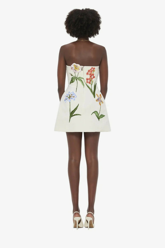 imgi_53_LLFW250191_Rosario-Velvet-Mini-Dress_Botanical-Print-in-Snow_3_06d3b71a-c1b3-4c6c-9af4-2df87770a6c1