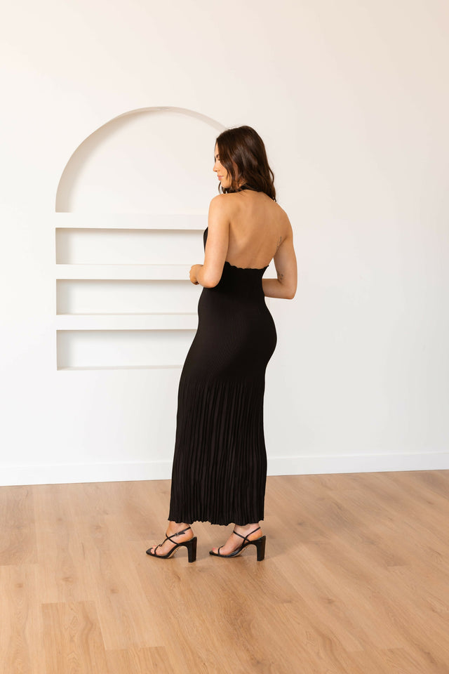 L’Idee Soireè Halter Gown - 6 / Black - Dresses