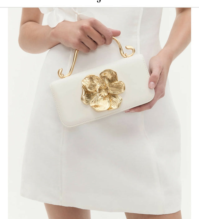 Alessia flower clutch