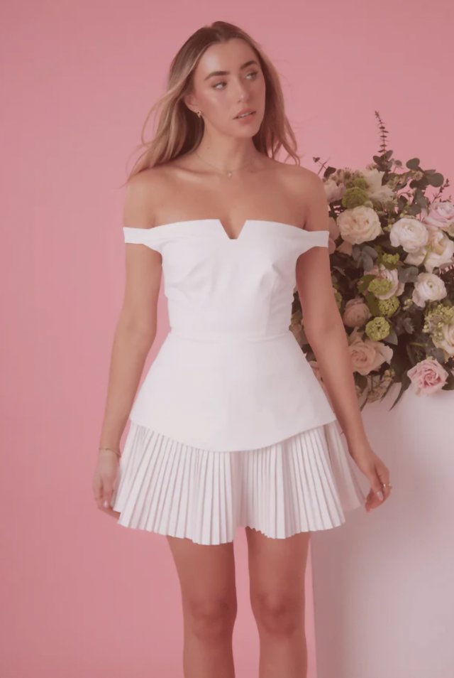 imgi_35_26e03b74-907f-49e9-bf46-bac5c459ab5d-Odd-Muse-Exclusive-Muse-No.-1-White