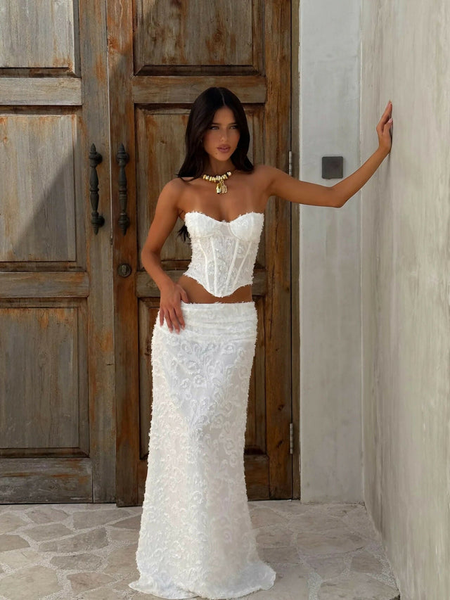 imgi_16_CATHERINE-SKIRT-IVORY5_6200fa36-373e-4b61-84aa-8763314c04c1_1350x1799