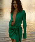 Alanis_image_3_836x
