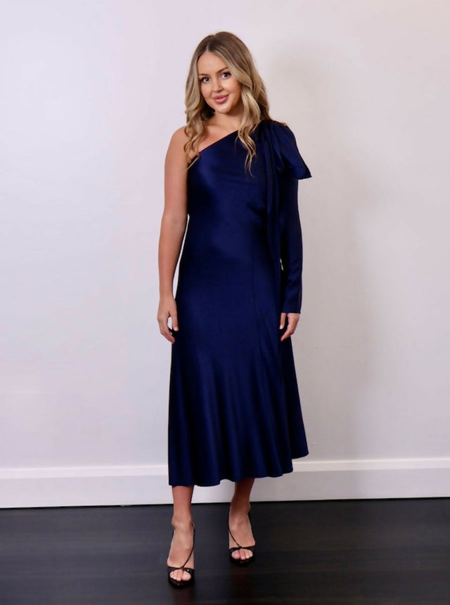 ScanlanNavyOneShoulderRSStockImage