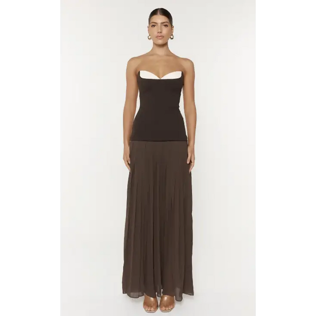 She is Olla Nicolette in Espresso Size 6 & 8 - Dresses