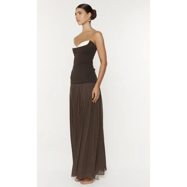 She is Olla Nicolette in Espresso Size 6 & 8 - Dresses