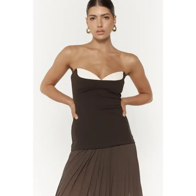 She is Olla Nicolette in Espresso Size 6 & 8 - Dresses