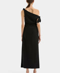 S125-Bettinaoffshoulderblack-24035-SirTheLabel-0107_1440x
