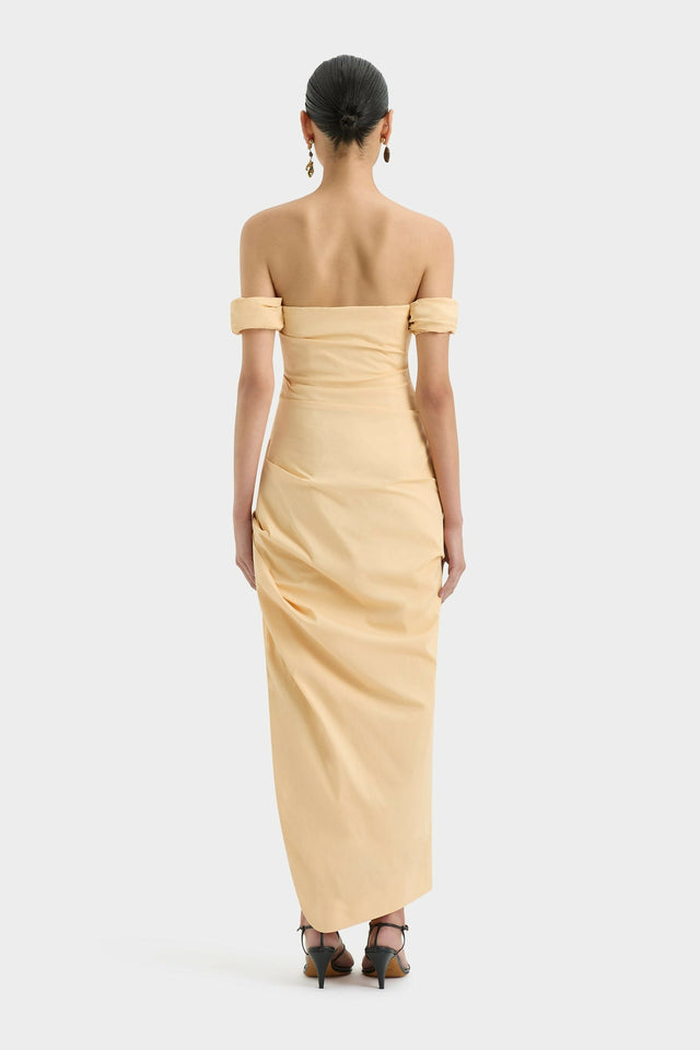 S54-SIR424-1041_CARMEN_DRAPED_GOWN_LIGHT_PEACH-24305-SirTheLabel-D1-0380_1440x