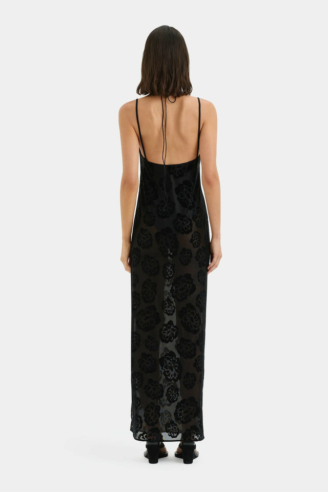 S22-SIR225-1082_Vittoria_Gown_Midnight_Floral-25298-Sir_The_Label-0346