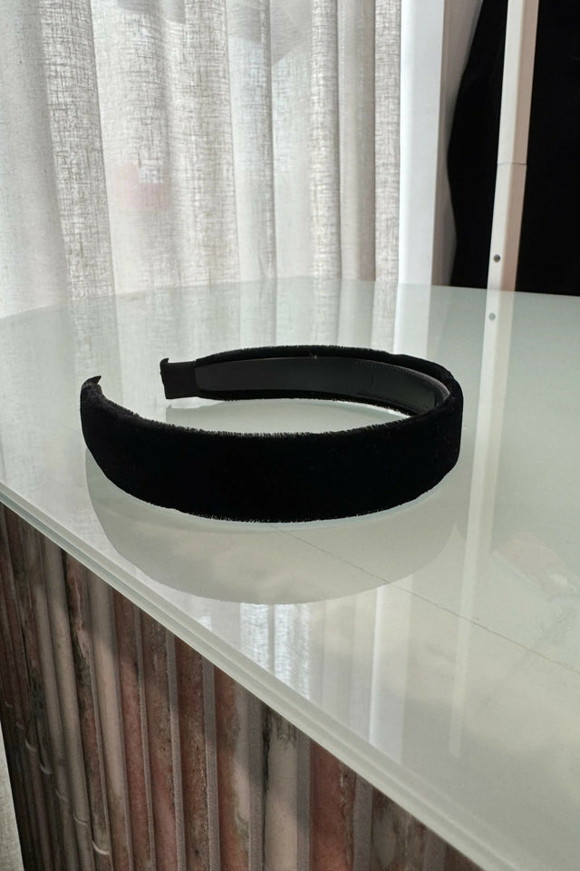 The Luxe Closet Australia Velvet Headband - Black