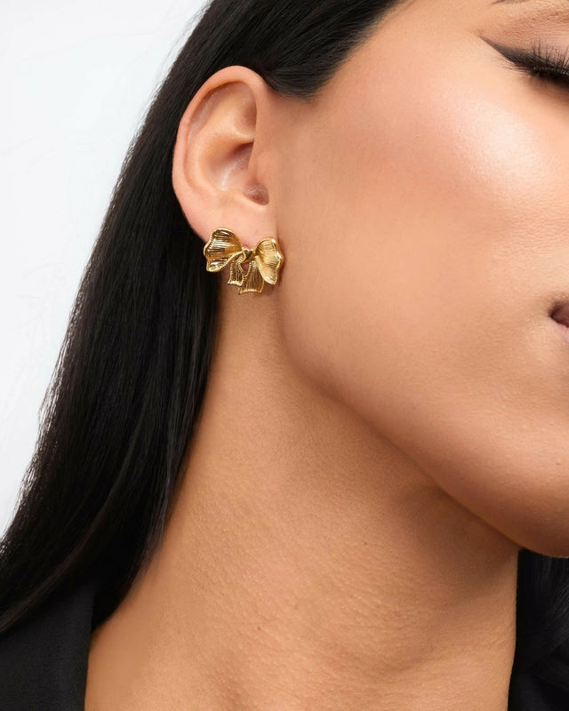 The Elan Edit (BUY TO KEEP) Amoura Bow Earrings